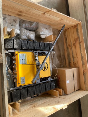 Робот для очистки солнечных панелей