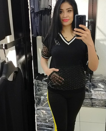 Детальная передняя блуза