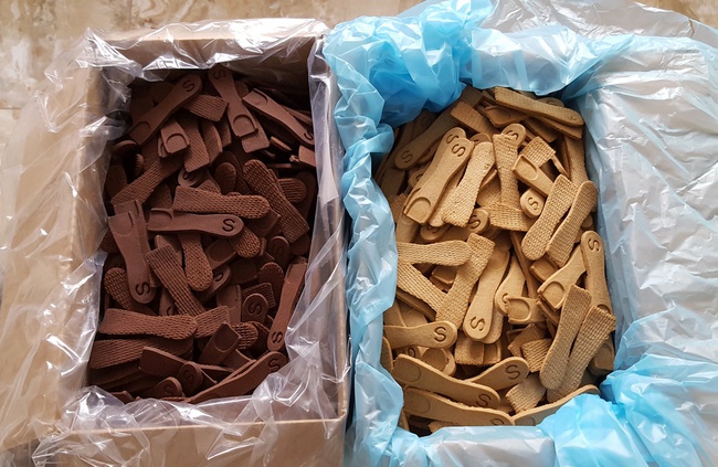 Edible spoons for ice cream, desserts and coffee.