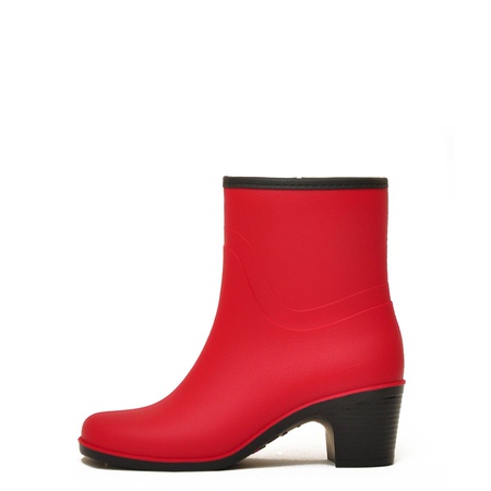 皮靴将NORDMAN BELLINA配上皮毛