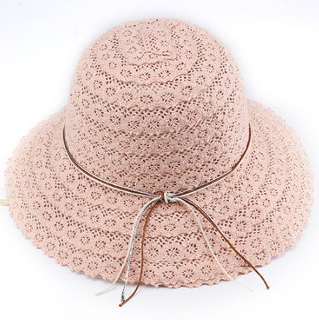 Küçük siperlikli bayan şapka