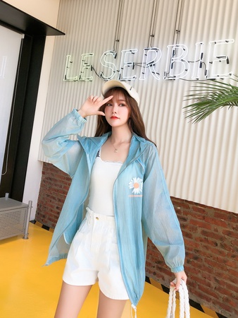 женская ветровка