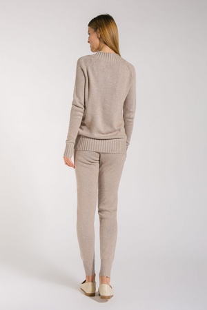 Брючный костюм из кашемира и шерсти в оттенке кофе с молоком