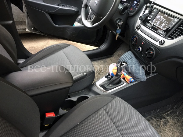 Подлокотник на Kia Rio 3,4 (2011-2018)