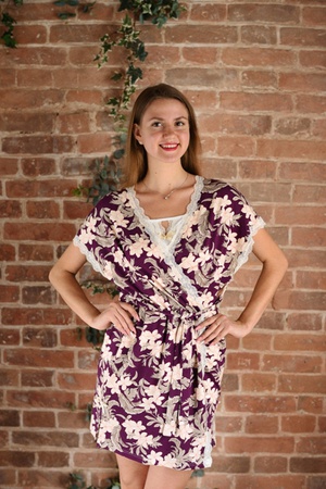 Kadın setleri. Sabahlık, gömlek