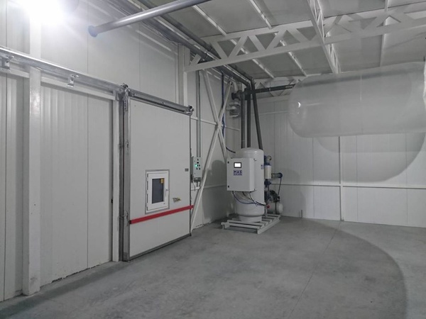 CO2 scrubber (carbon dioxide adsorber)