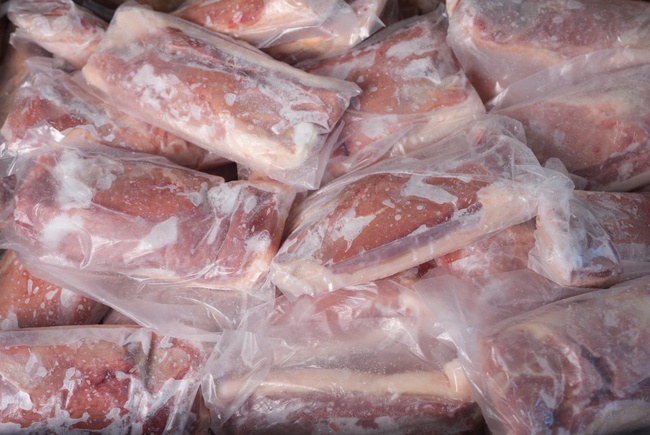 Целая курица и разделанная продукция, возможна изготовление упаковки по вашему запросу.