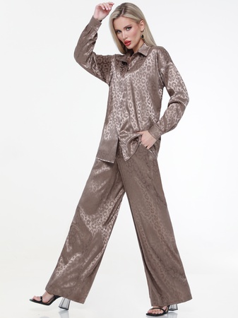 İki parçalı ipek takım elbise