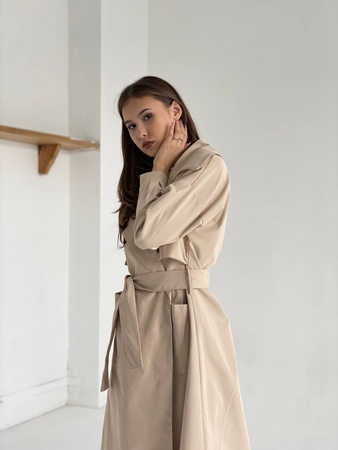 Yağmurluk pamuklu kumaştan yapılmış trençkot