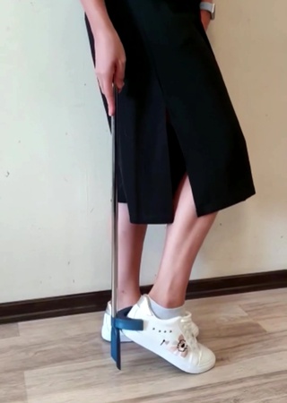 Spoon for putting on and taking off shoes