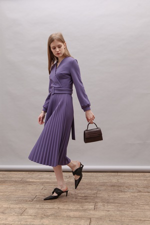 ПЛАТЬЕ НА ЗАПАХ С ЮБКОЙ ПЛИССЕ