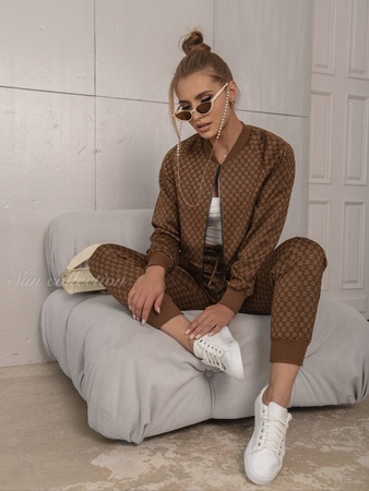 Женский спортивный костюм с принтом