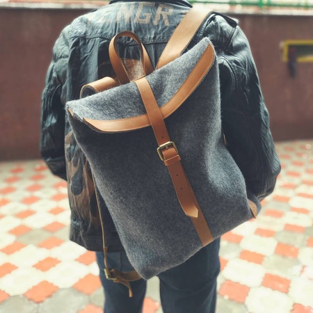 Keçe ve deri sırt çantası