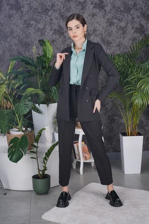 Женский костюм двойка для офиса и наряда