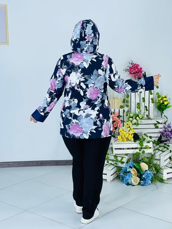 Лёгкие женские ветровки