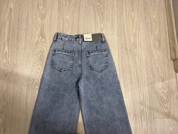 Широкие джинсы