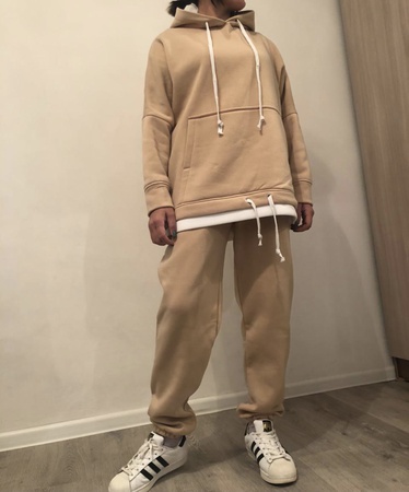 Спортивный костюм оверсайз.