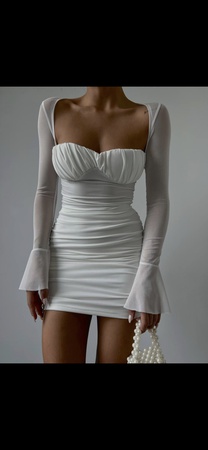 Мини платье из тюля песочного цвета