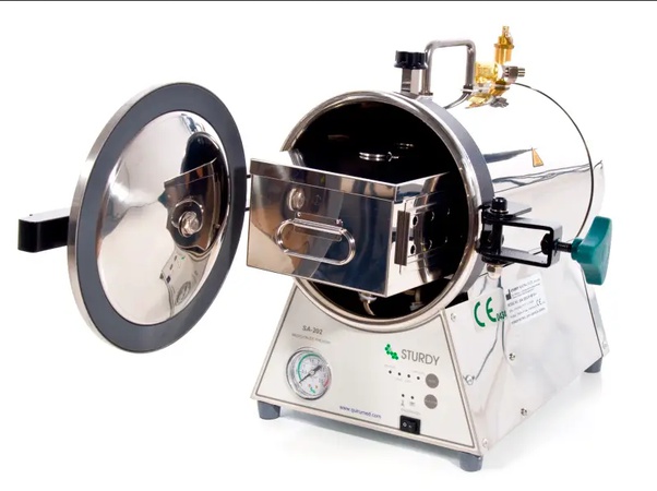 Laboratuvar için 10 litre kapasiteli otoklav