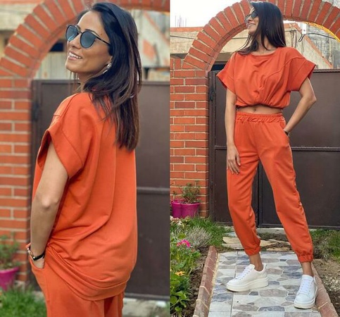 Женский спортивный костюм