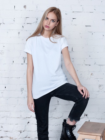 Женская футболка