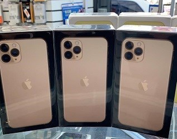 Brand New Apple Iphone 11 Pro Max Gold Color Buy In Bulk On Qoovee Market Brand New Apple Iphone 11 Pro Max Gold Color Buy In Bulk On Qoovee Market