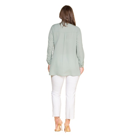 Креповая рубашка большого размера с ожерельем