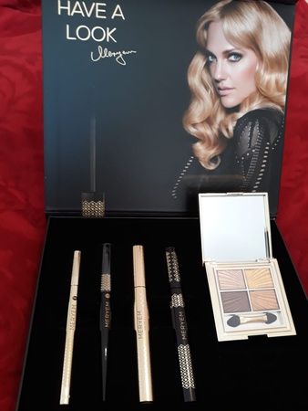 Подарочный набор декоративной косметики