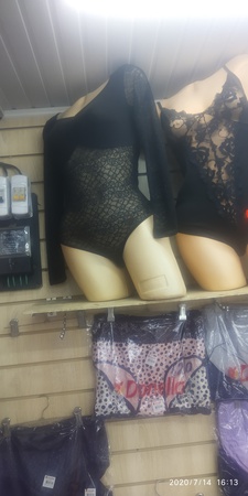 Женская бельё, всё не обходимое для женщин, детское подростковые, купальники, рюкзаки, футболки, рубашки