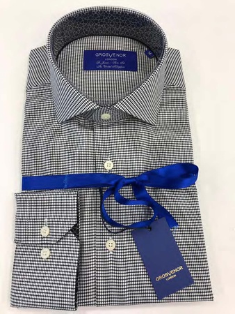 Erkeklerin gömlekleri