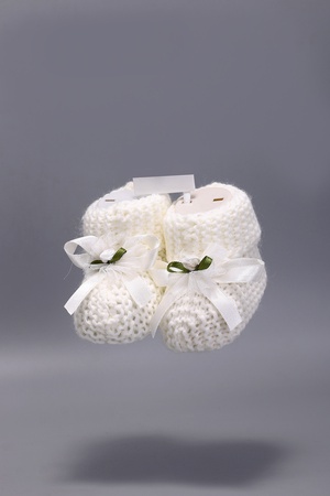 ТРИКОТАЖНАЯ ОБУВЬ С ЦВЕТОЧНЫМИ РУКАМИ