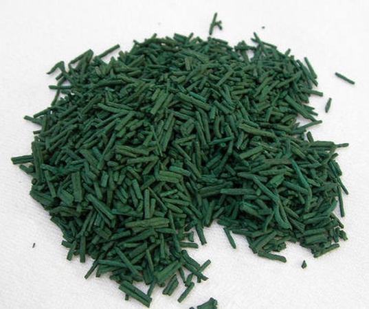 Spirulina powder, capsules, tablets, crunchy flakes