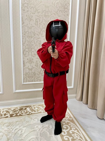 Kalamar oynayan maske