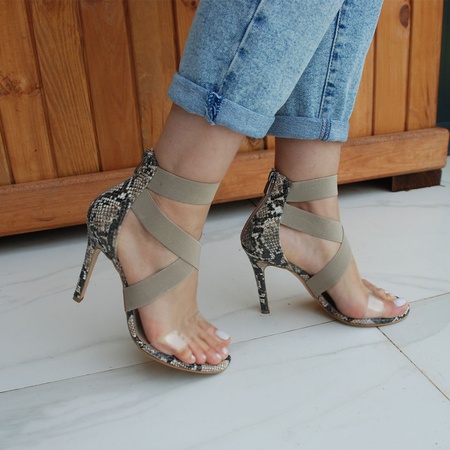 Туфли на каблуке с леопаром