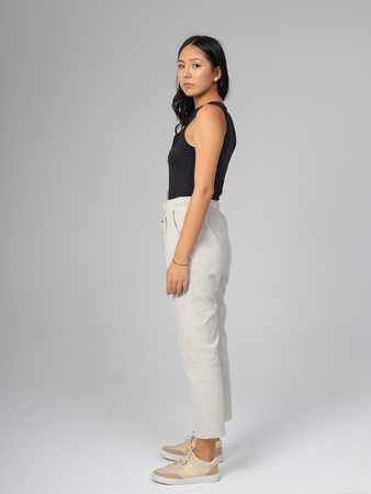 Kadife gömlek ve şık pantolon.