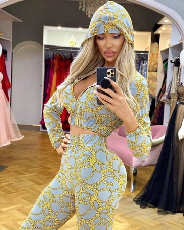 Женский костюм