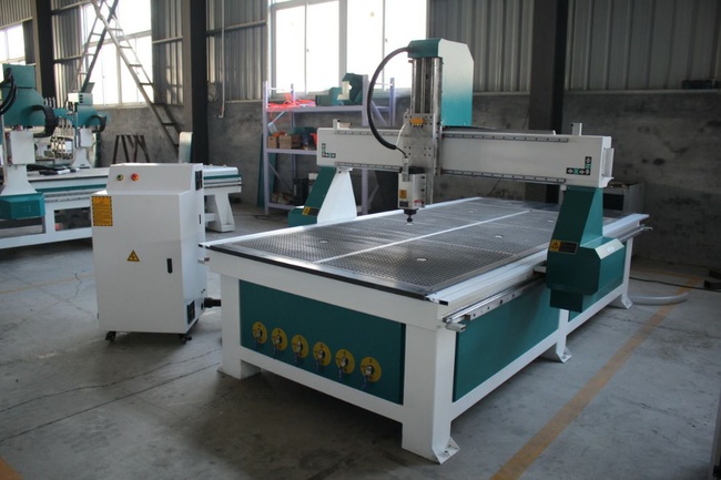 Songli 1325 3.2KW Мебельный фрезерный станок с ЧПУ для деревянных ворот.  Трехосный, четырехосевой, пятиосевой фрезерный станок