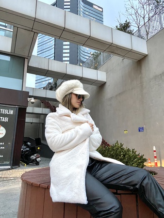 Шубы меховые с капюшоном