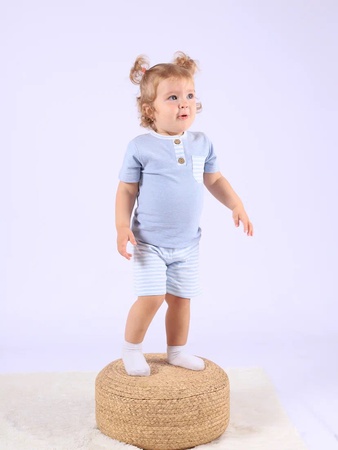 Takım (şort, tişört)