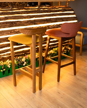 Барный стул