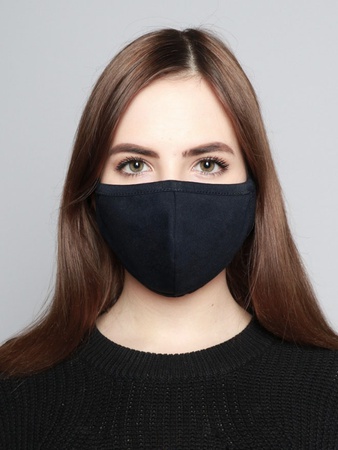 Маска для лица черная