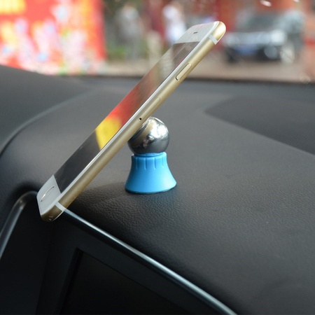 Держатель для телефона в авто "Мини" универсальный магнитный