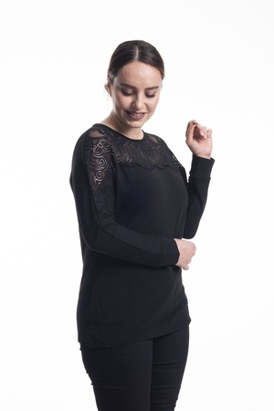 Блузка с передним кружевом