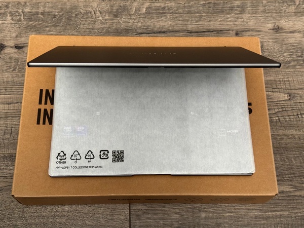 ASUS Zenbook 14 Laptop 14" FHD+ OLED Touch Ultra 9 285H 32GB/1TB/Thunderbolt *