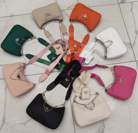 Prada - kadın çantaları