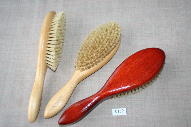 Щетки одежные