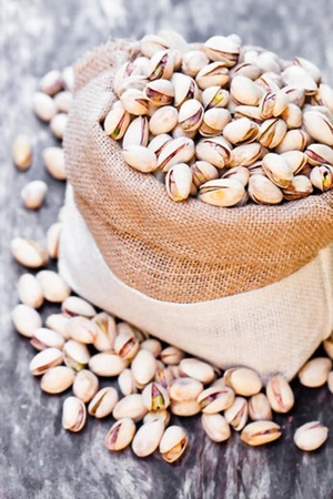 Pistachios, type: /jumbo (kale ghoochi)