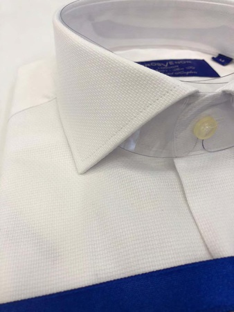 Erkeklerin gömlekleri