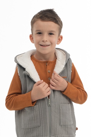 Двусторонний стеганный жилет Wellsoft с капюшоном .