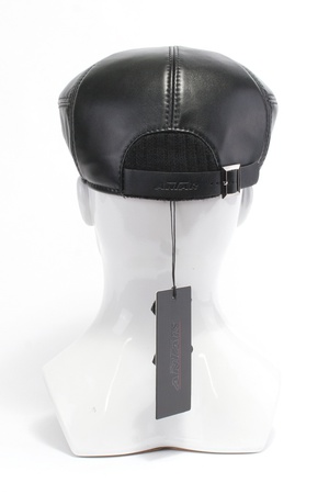 Кепка из кожи 010201